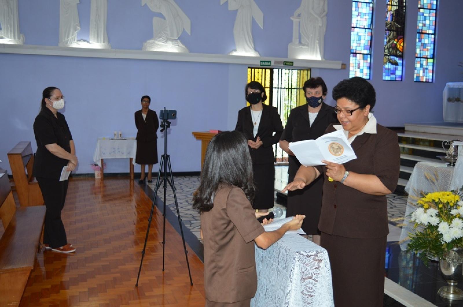 Primeira Profissão Religiosa de Ir. Luciana e Ir. Maria Jessica