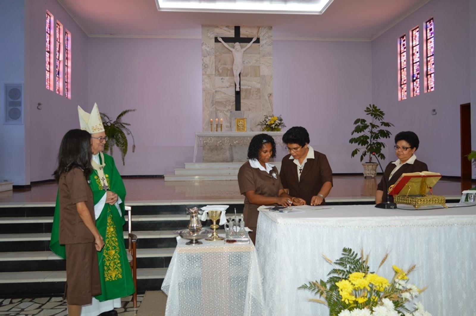 Primeira Profissão Religiosa de Ir. Luciana e Ir. Maria Jessica