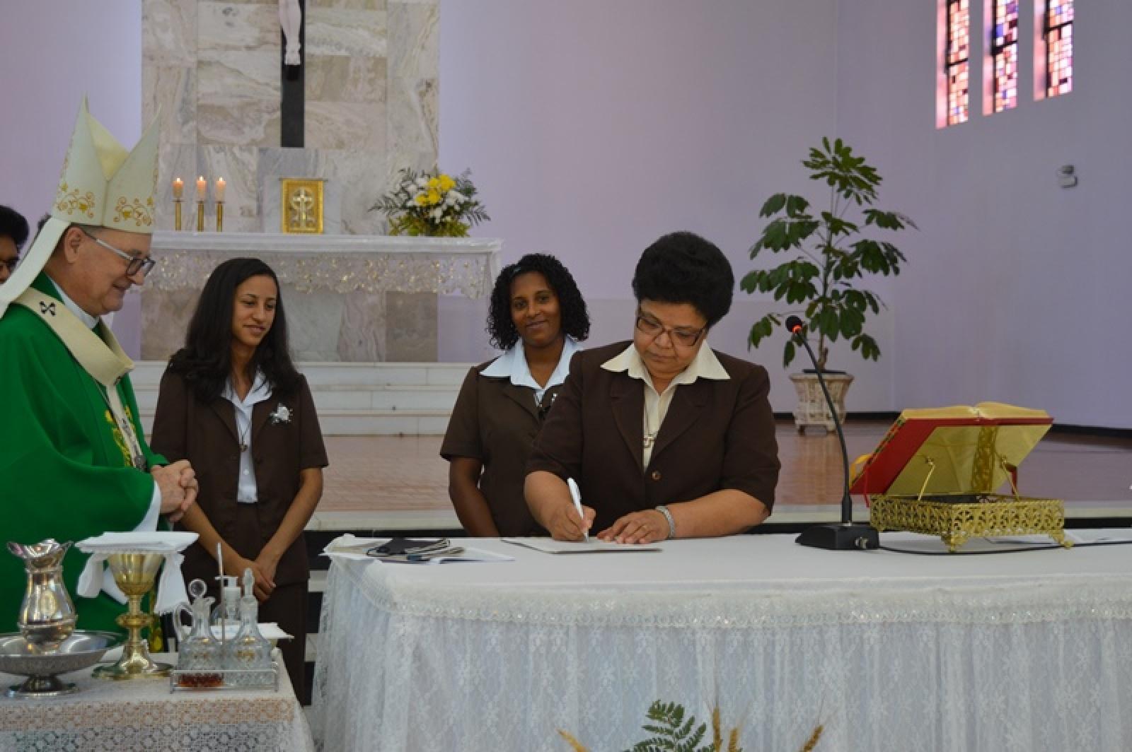 Primeira Profissão Religiosa de Ir. Luciana e Ir. Maria Jessica