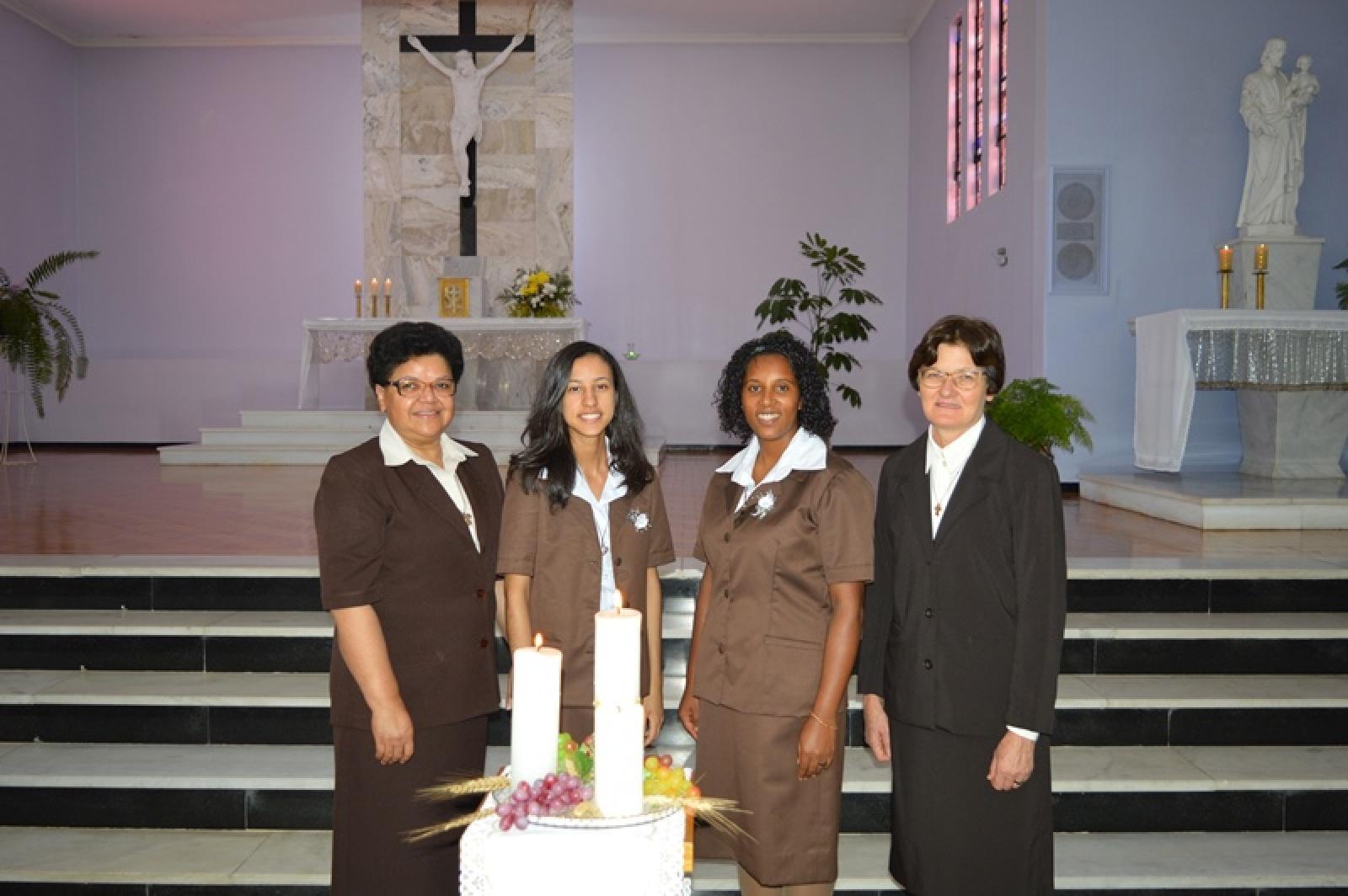 Primeira Profissão Religiosa de Ir. Luciana e Ir. Maria Jessica