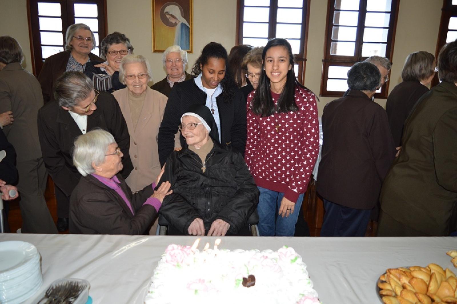 Centenário de Vida de Ir. Regina Folleto