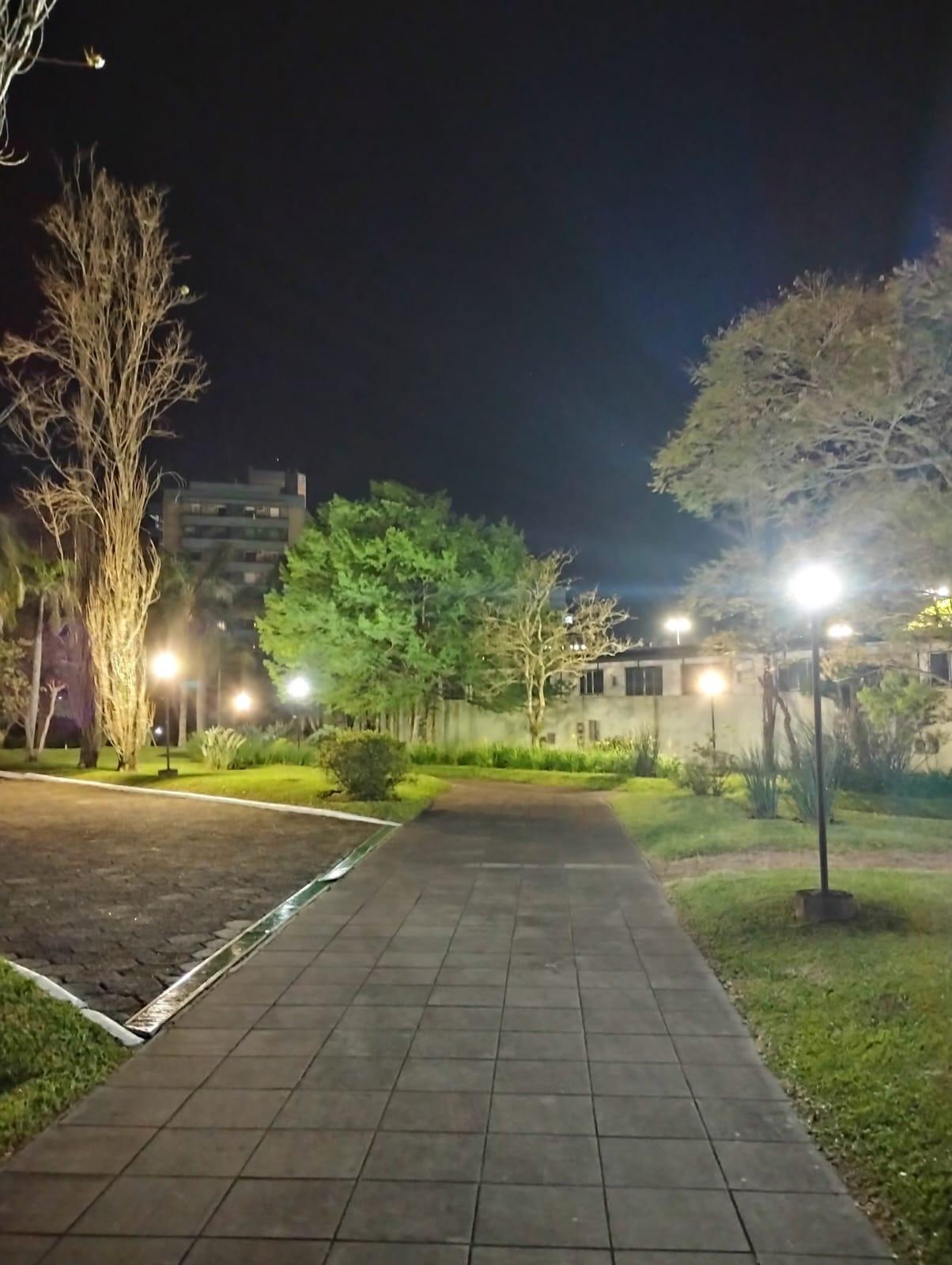 Jardim do Convento São Francisco de Assis a noite