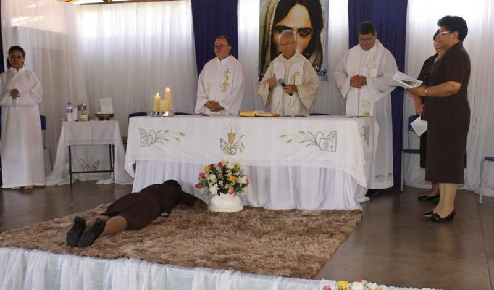 Celebração da Profissão Perpétua de Ir. Isabel, Setubinha MG