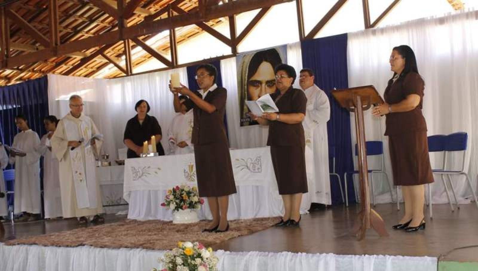 Celebração da Profissão Perpétua de Ir. Isabel, Setubinha MG