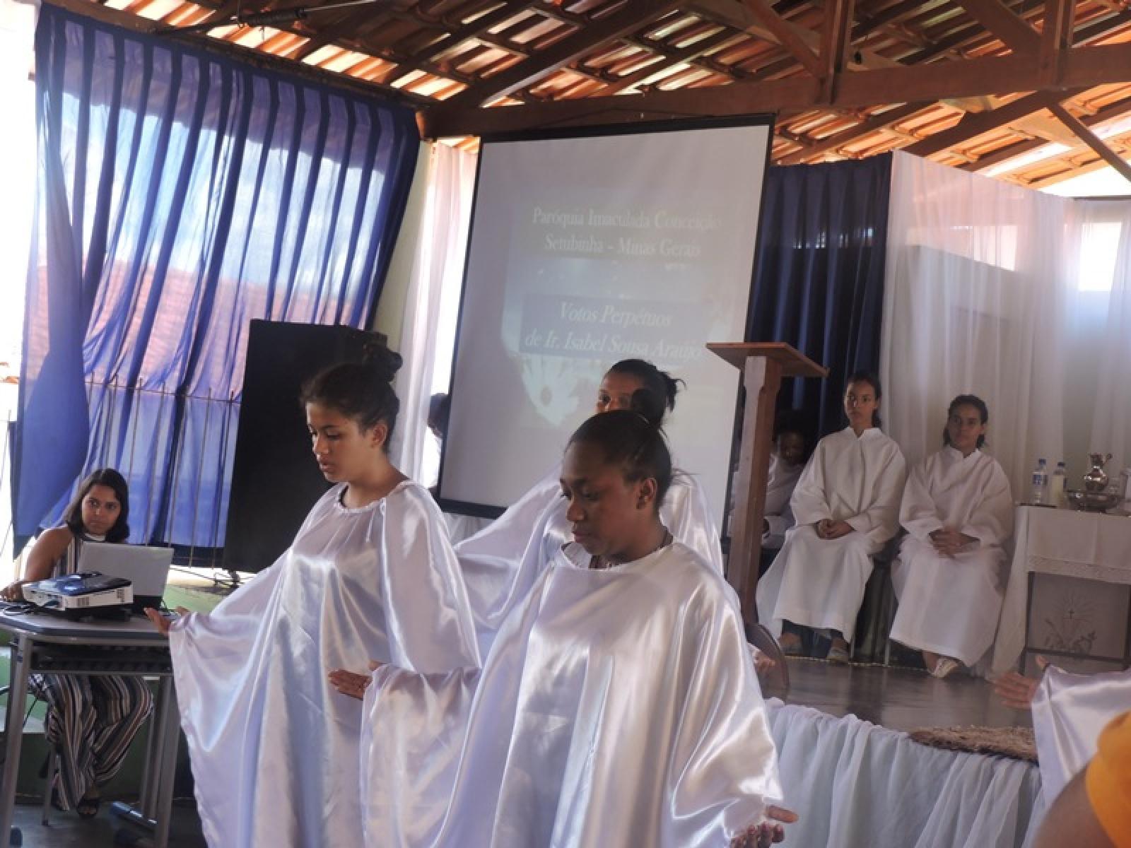 Celebração da Profissão Perpétua de Ir. Isabel, Setubinha MG