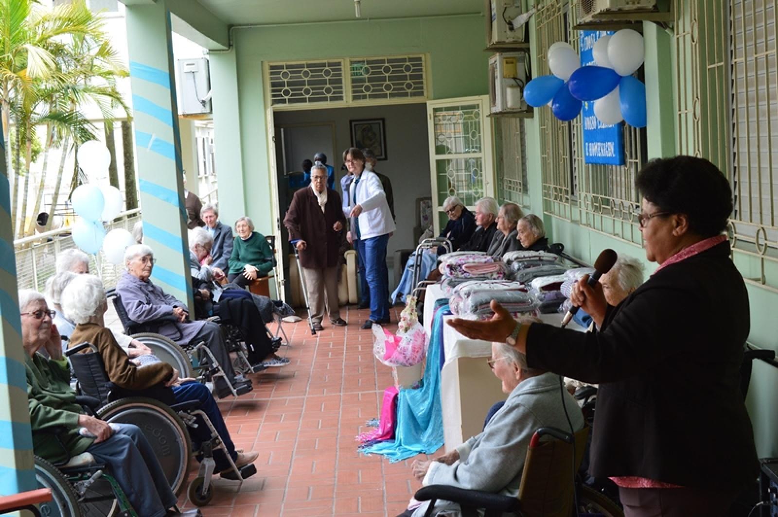 Celebração e banda Marcial de Música na Casa São José